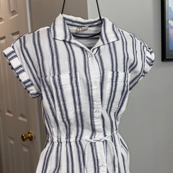 CUTE BUTTON UP DRESS - Picture 2 of 3